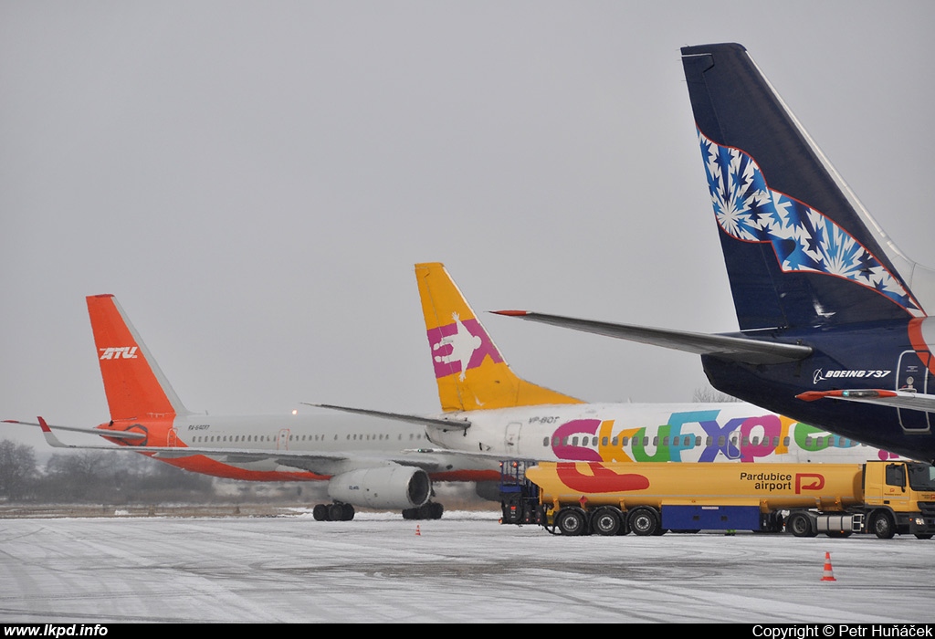 Sky Express – Boeing B737-341 VP-BOT