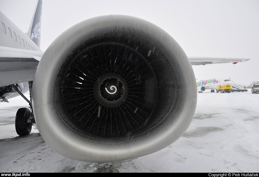 Nordavia – Boeing B737-53C VP-BRE