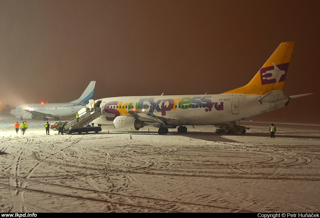 Sky Express – Boeing B737-341 VP-BOT