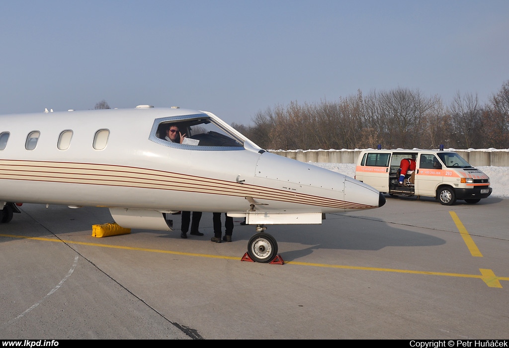 Phoenix Air – Gates Learjet 35A D-CAPO
