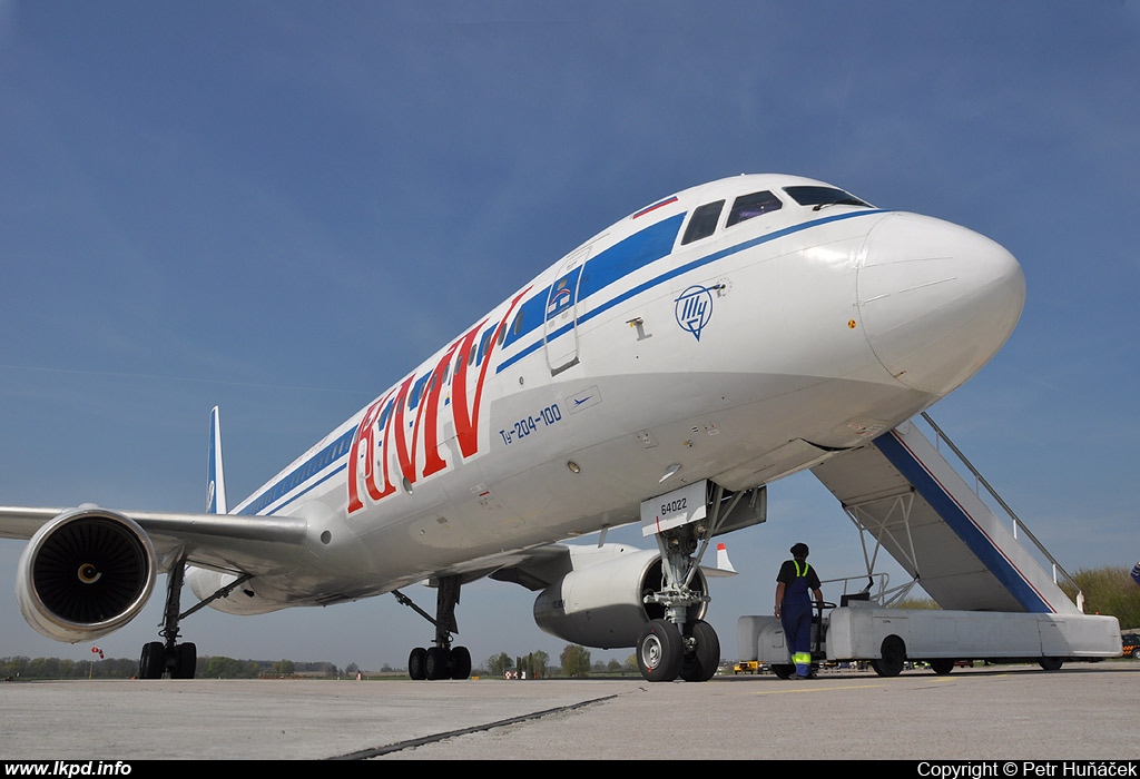 KMV Avia – Tupolev TU-204-100 RA-64022