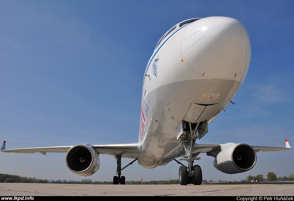 KMV Avia – Tupolev TU-204-100 RA-64022