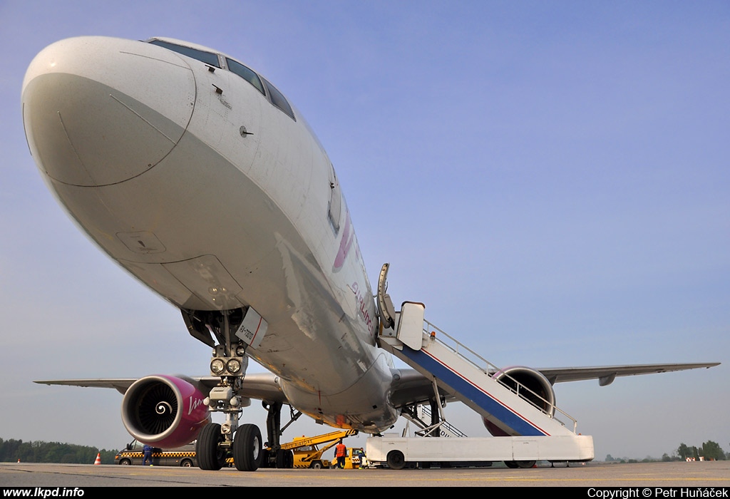 VIM Airlines – Boeing B757-230 RA-73010