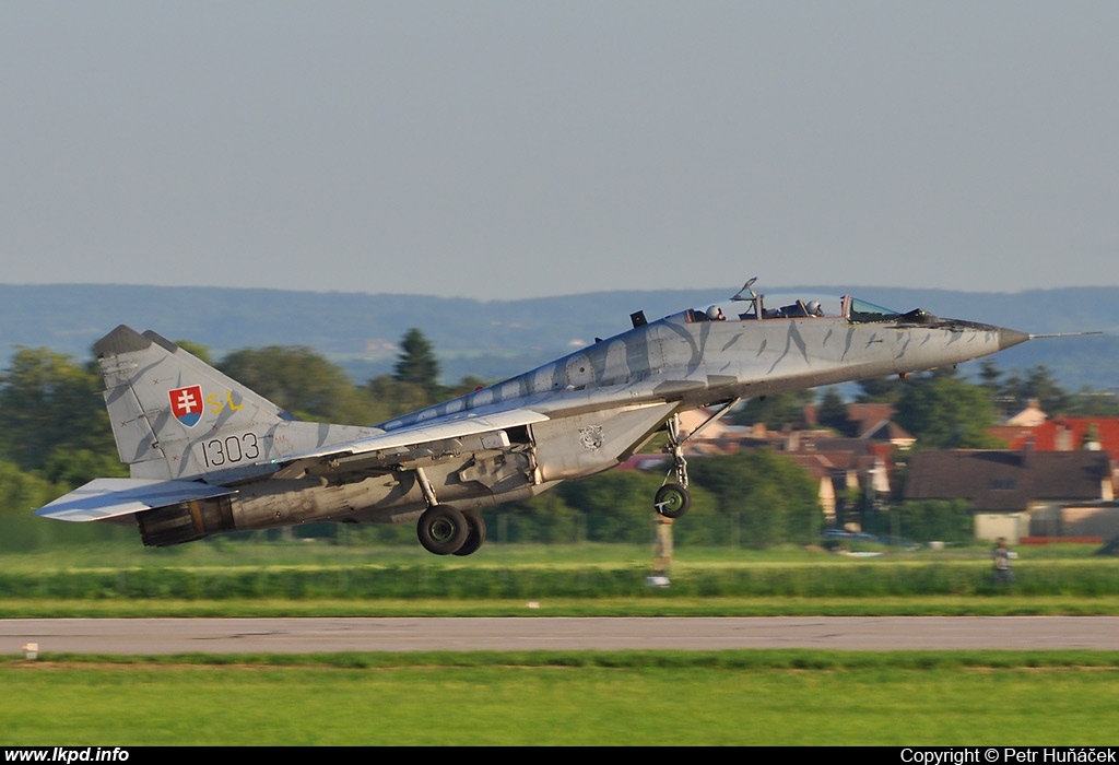 Slovakia Air Force – Mikoyan-Gurevich MiG-29UBS 1303