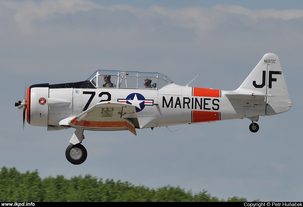 Private/Soukrom – North American SNJ-5 Texan N6972C