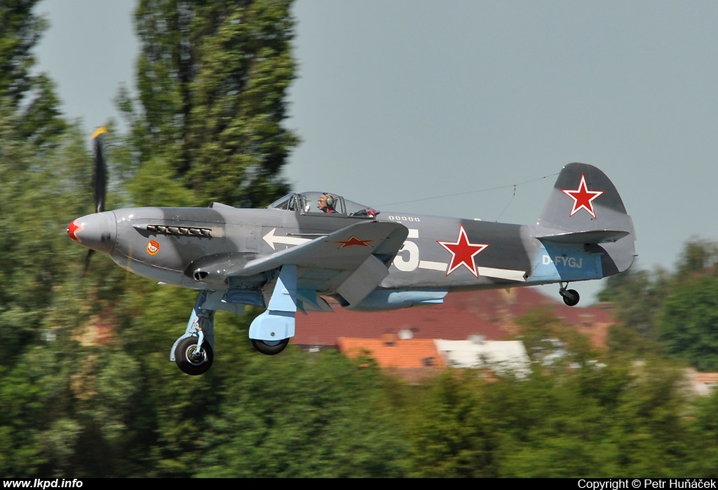 Private/Soukrom – Yakovlev YAK-3UA D-FYGJ