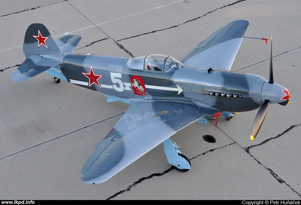 Private/Soukrom – Yakovlev YAK-3UA D-FYGJ