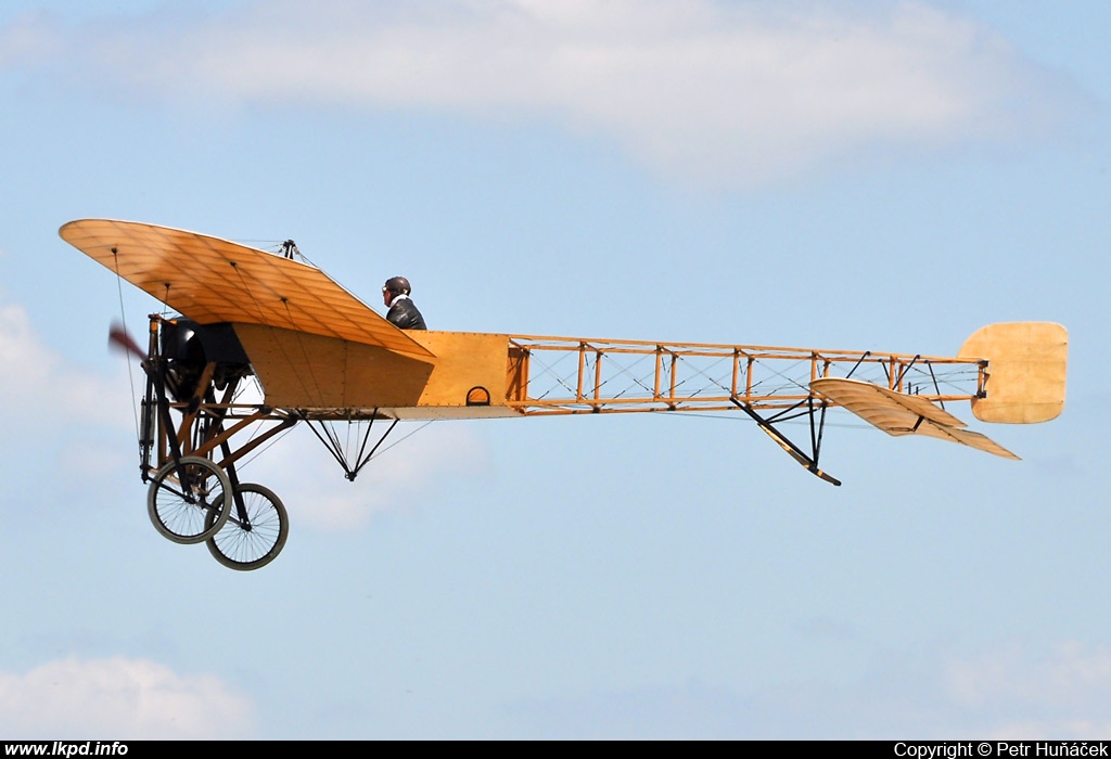 Private/Soukrom – Replica Bleriot XI SE-AMZ