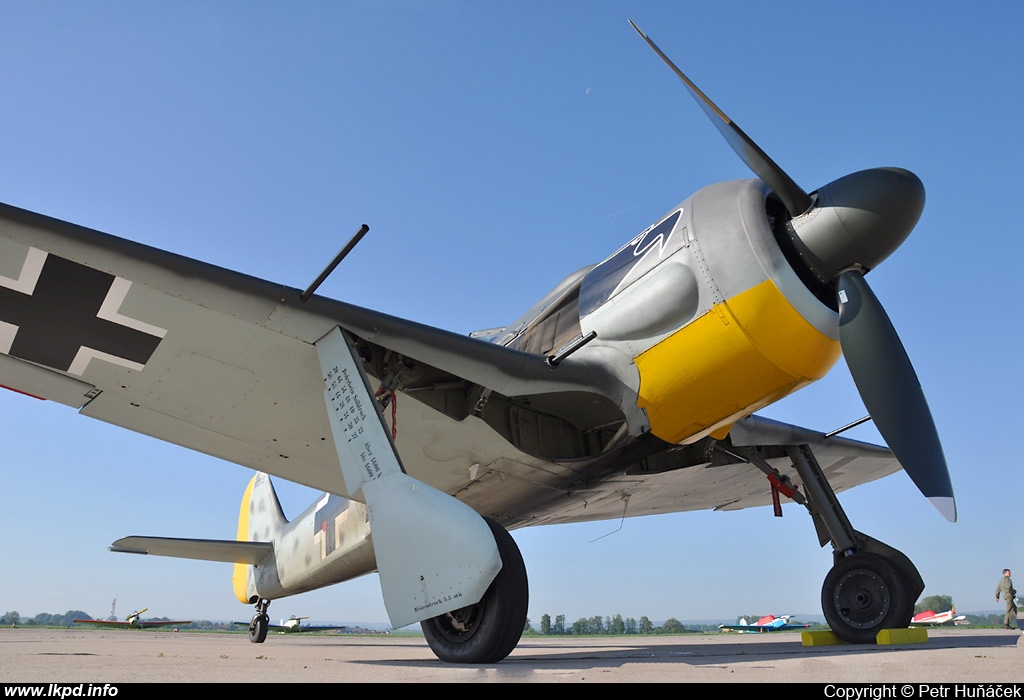 Private/Soukrom – Focke-Wulf FW 190A-8N F-AZZJ