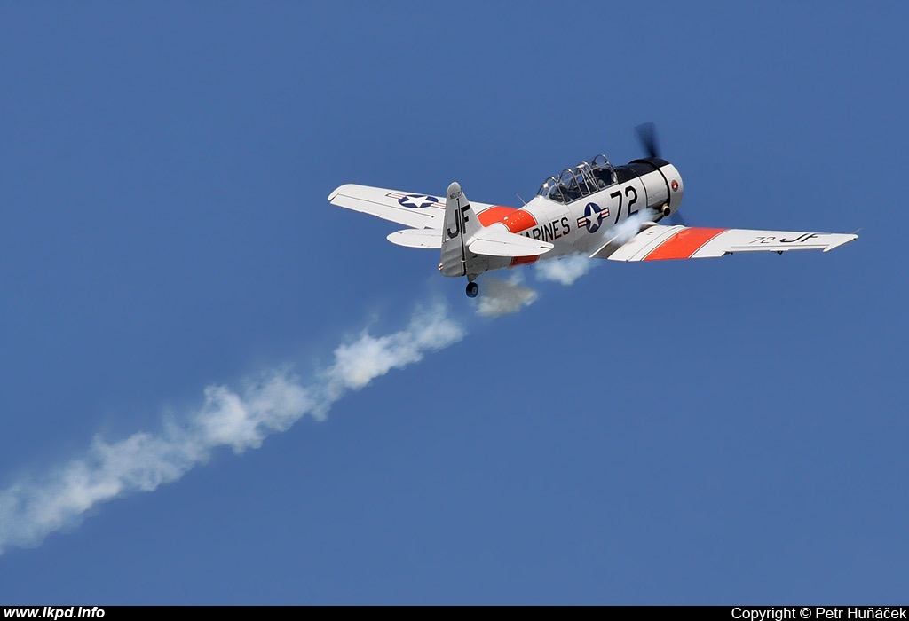 Private/Soukrom – North American SNJ-5 Texan N6972C