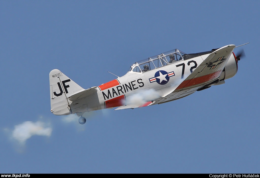 Private/Soukrom – North American SNJ-5 Texan N6972C