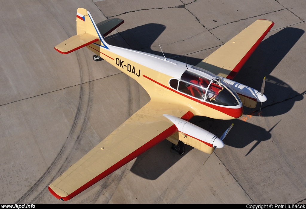 Private/Soukrom – Let Aero Ae-145 OK-DAJ
