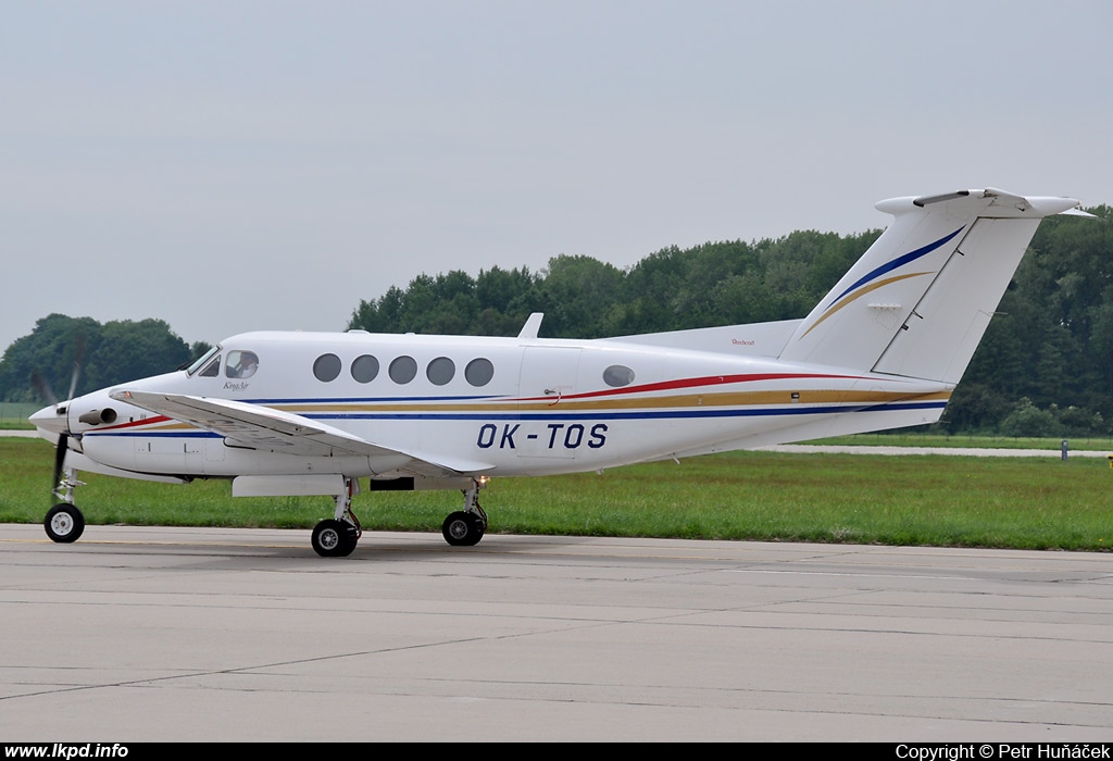 Air Prague – Beech 200 OK-TOS