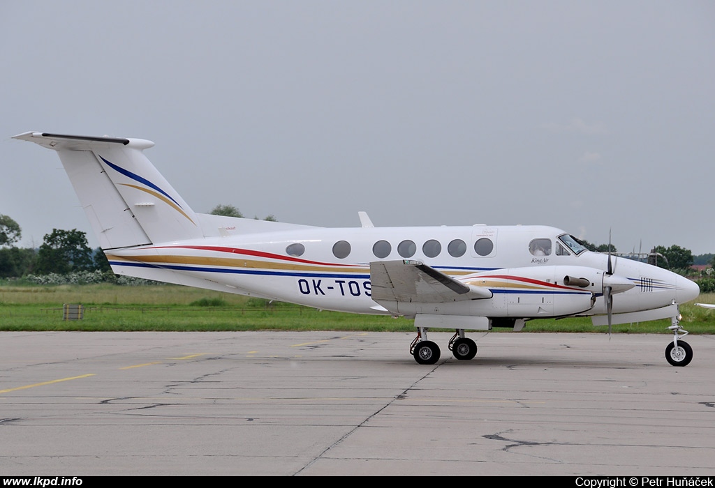 Air Prague – Beech 200 OK-TOS