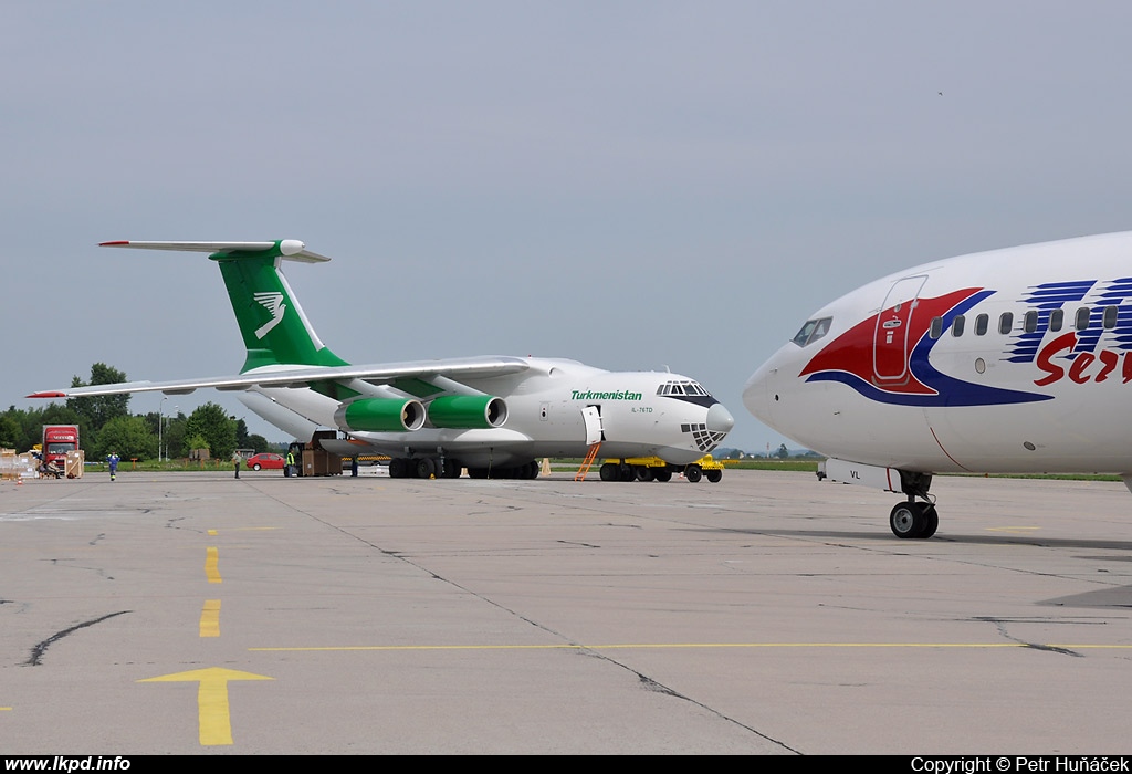 Turkmenistan Airlines – Iljuin IL-76TD EZ-F428