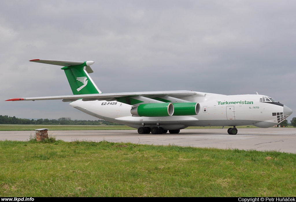 Turkmenistan Airlines – Iljuin IL-76TD EZ-F428