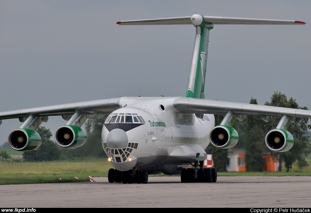 Turkmenistan Airlines – Iljuin IL-76TD EZ-F428