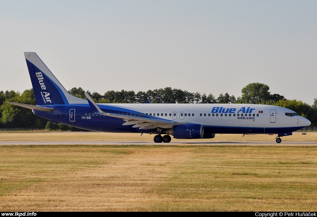 Blue Air – Boeing B737-8AS YR-BIB