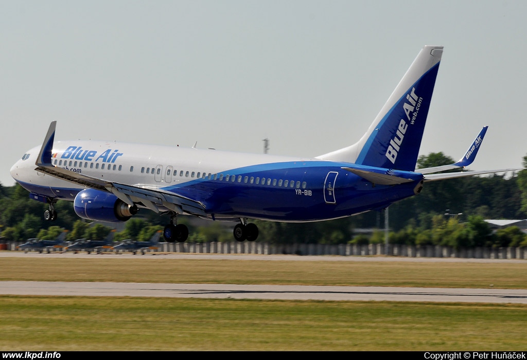 Blue Air – Boeing B737-8AS YR-BIB