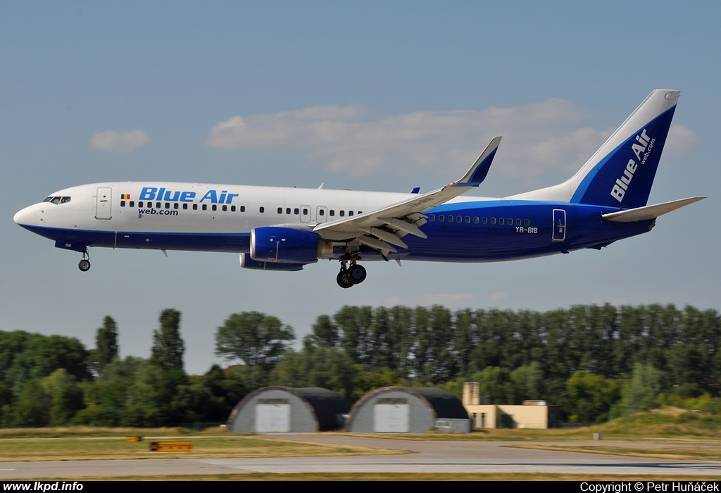 Blue Air – Boeing B737-8AS YR-BIB