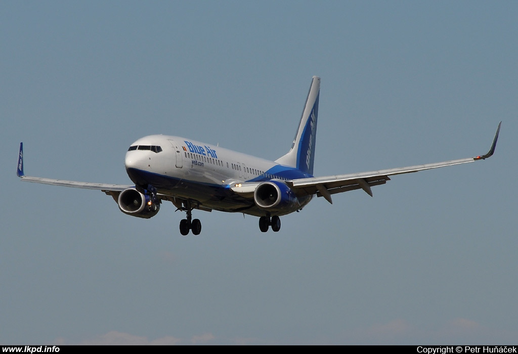 Blue Air – Boeing B737-8AS YR-BIB