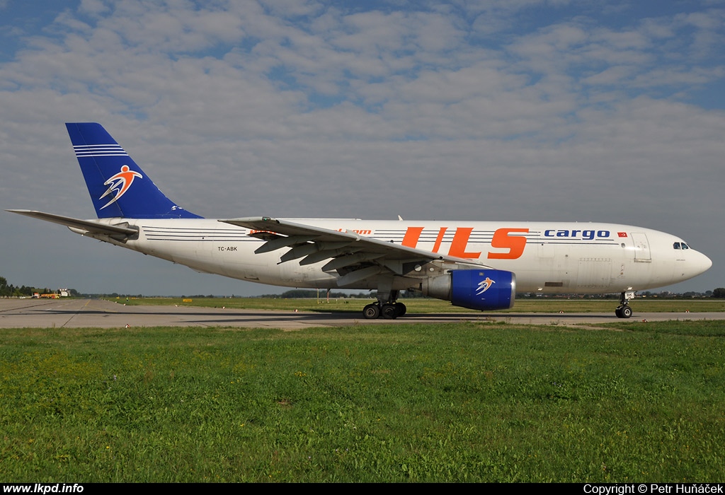 ULS Cargo – Airbus A300B4-203(F) TC-ABK