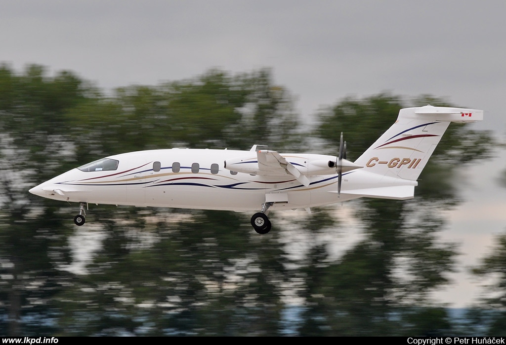 Icarus Aviation – Piaggio P-180 Avanti II C-GPII