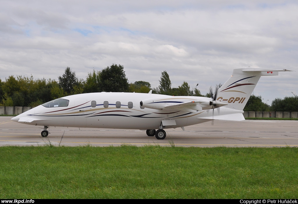 Icarus Aviation – Piaggio P-180 Avanti II C-GPII