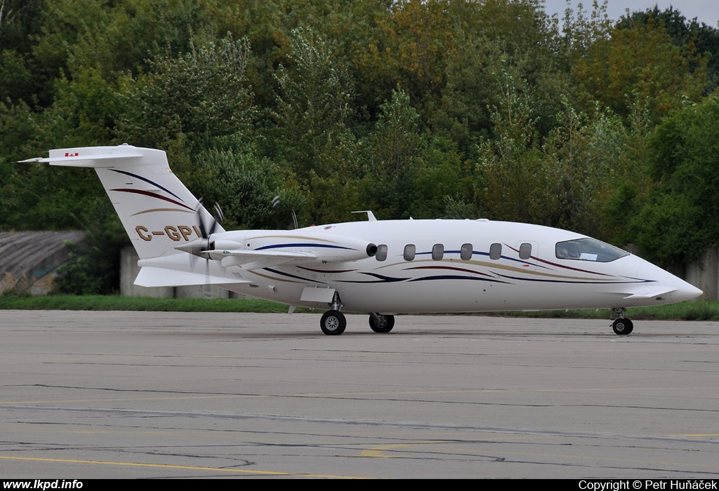 Icarus Aviation – Piaggio P-180 Avanti II C-GPII