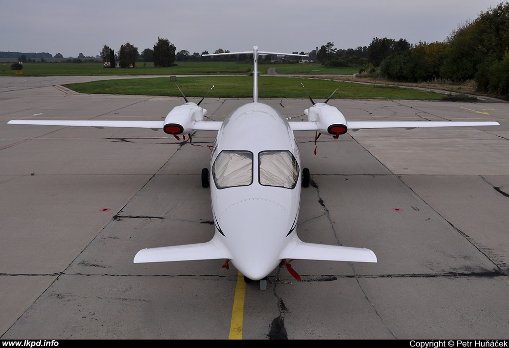 Icarus Aviation – Piaggio P-180 Avanti II C-GPII