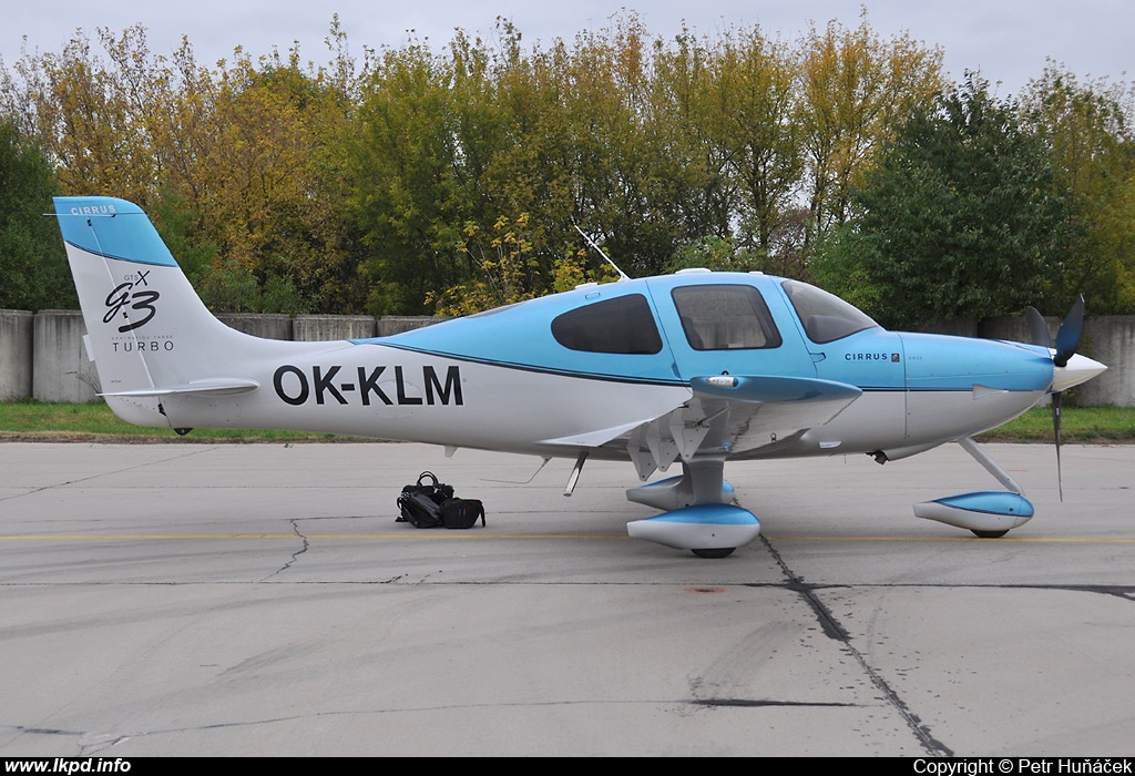 Icarus Aviation – Cirrus SR22-GTS OK-KLM