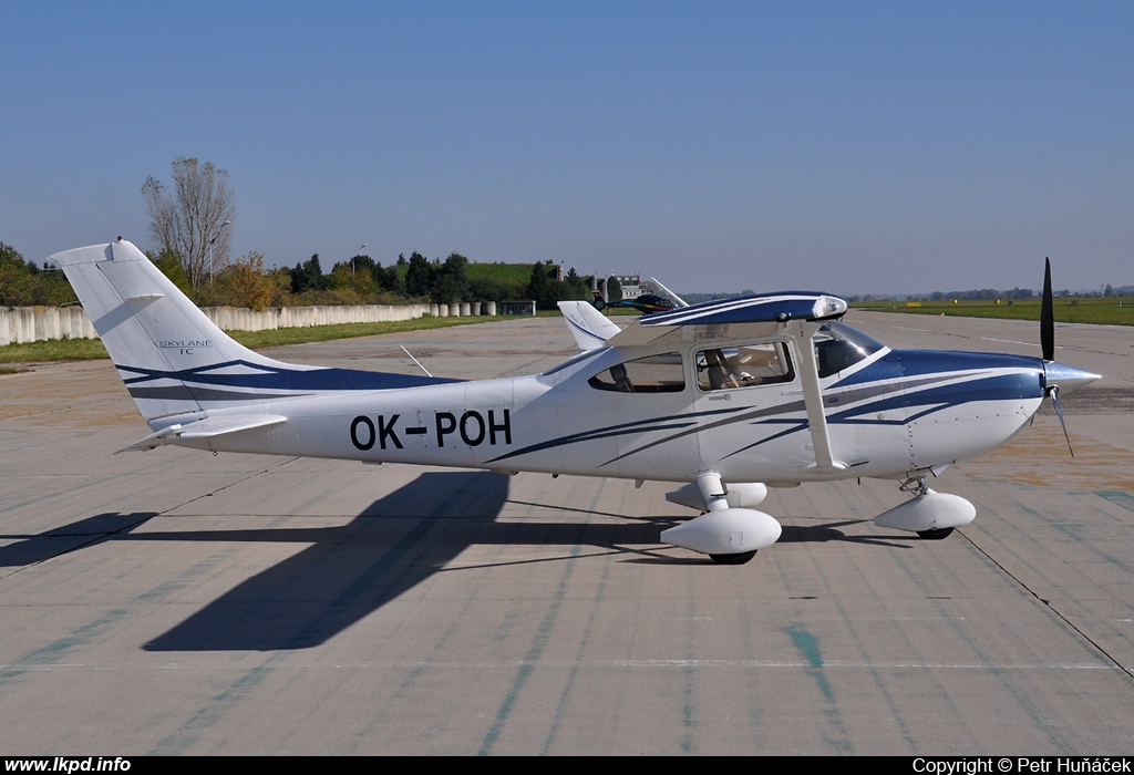 Private/Soukrom – Cessna 182TC OK-POH