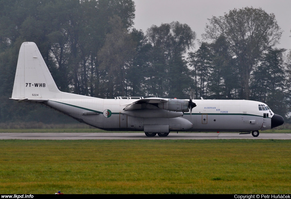 Algeria Air Force – Lockheed C-130H-30 Hercules 7T-WHB