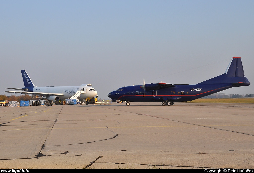 Meridian Aviation – Antonov AN-12B UR-CGV