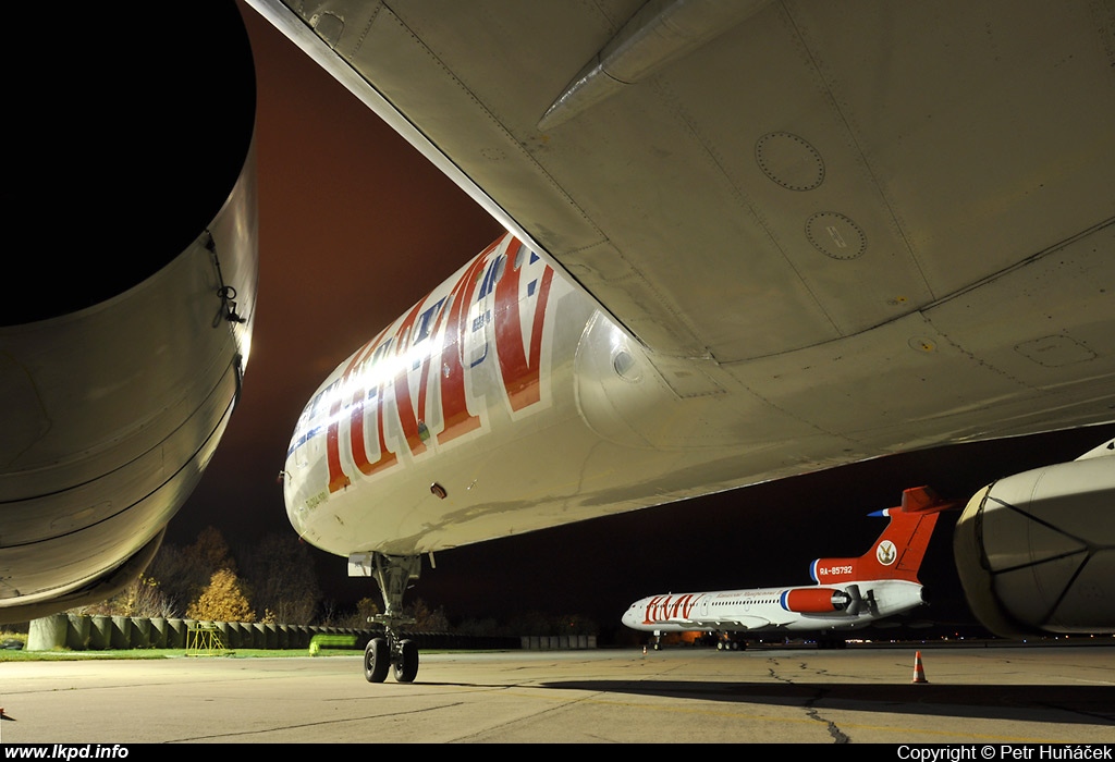 KMV Avia – Tupolev TU-204-100 RA-64016