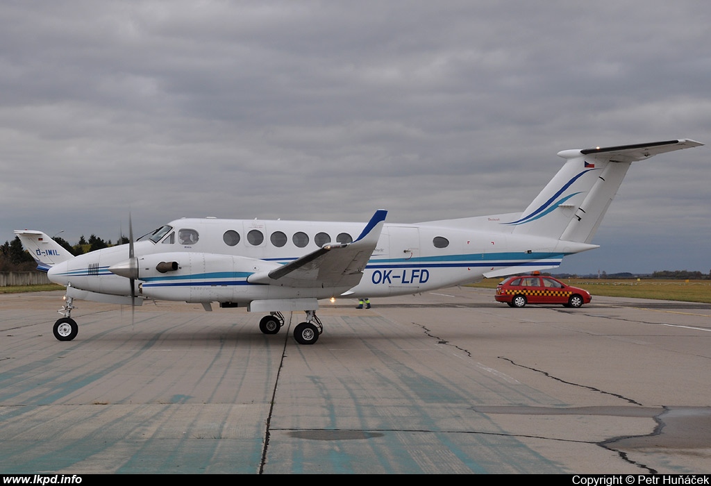 Time Air – Beech Beech 350C OK-LFD