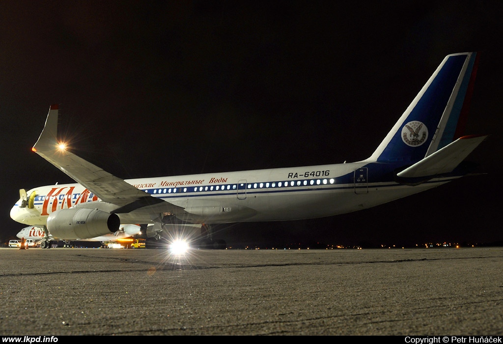 KMV Avia – Tupolev TU-204-100 RA-64016