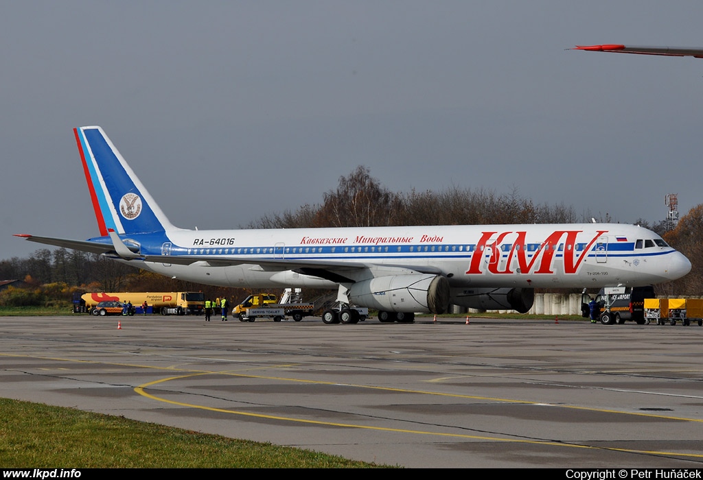 KMV Avia – Tupolev TU-204-100 RA-64016