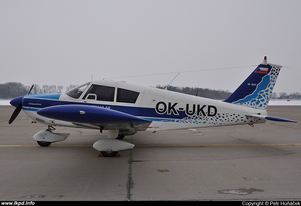 Cellular Star – Piper PA-28-180 Cherokee C OK-UKD