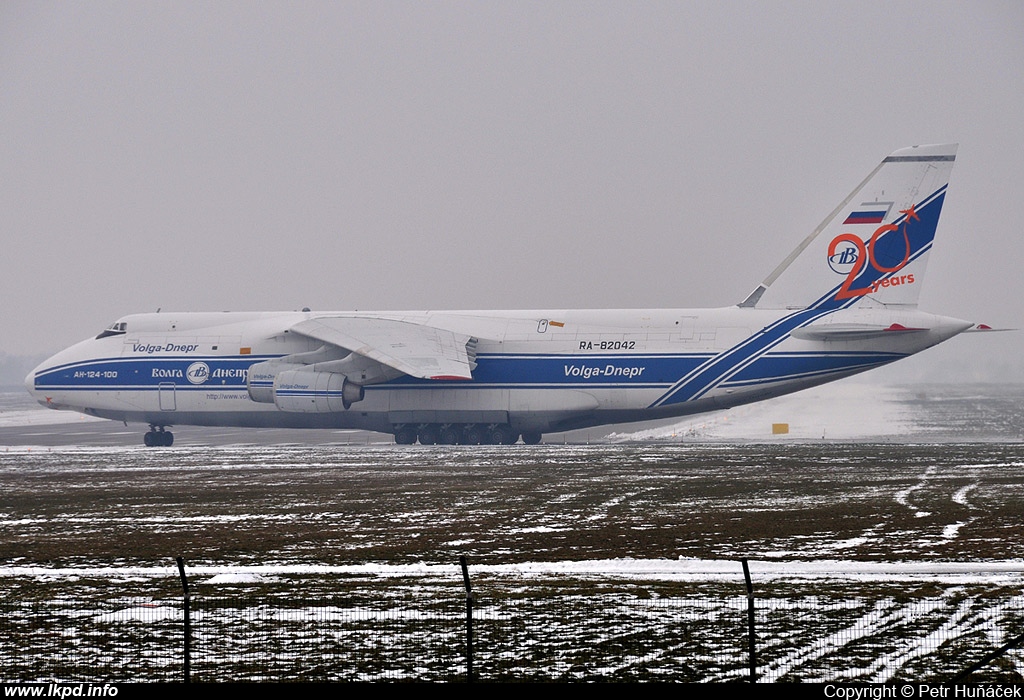 Volga-Dnepr Airlines – Antonov AN-124-100 RA-82042