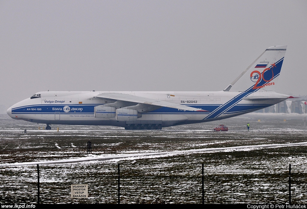 Volga-Dnepr Airlines – Antonov AN-124-100 RA-82042