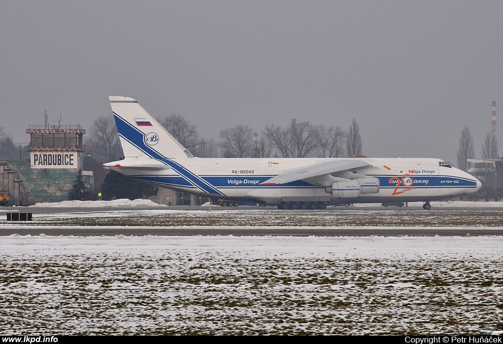 Volga-Dnepr Airlines – Antonov AN-124-100 RA-82042