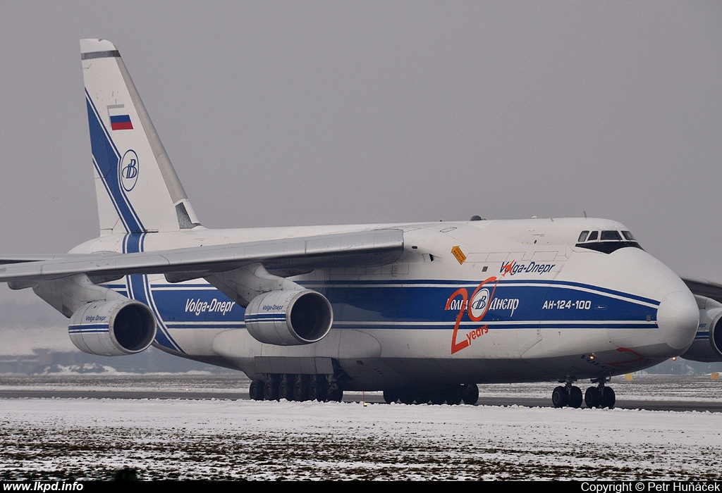 Volga-Dnepr Airlines – Antonov AN-124-100 RA-82042