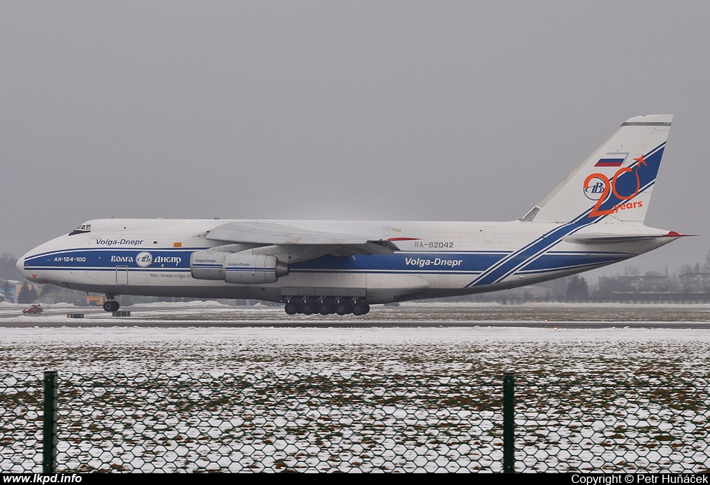 Volga-Dnepr Airlines – Antonov AN-124-100 RA-82042