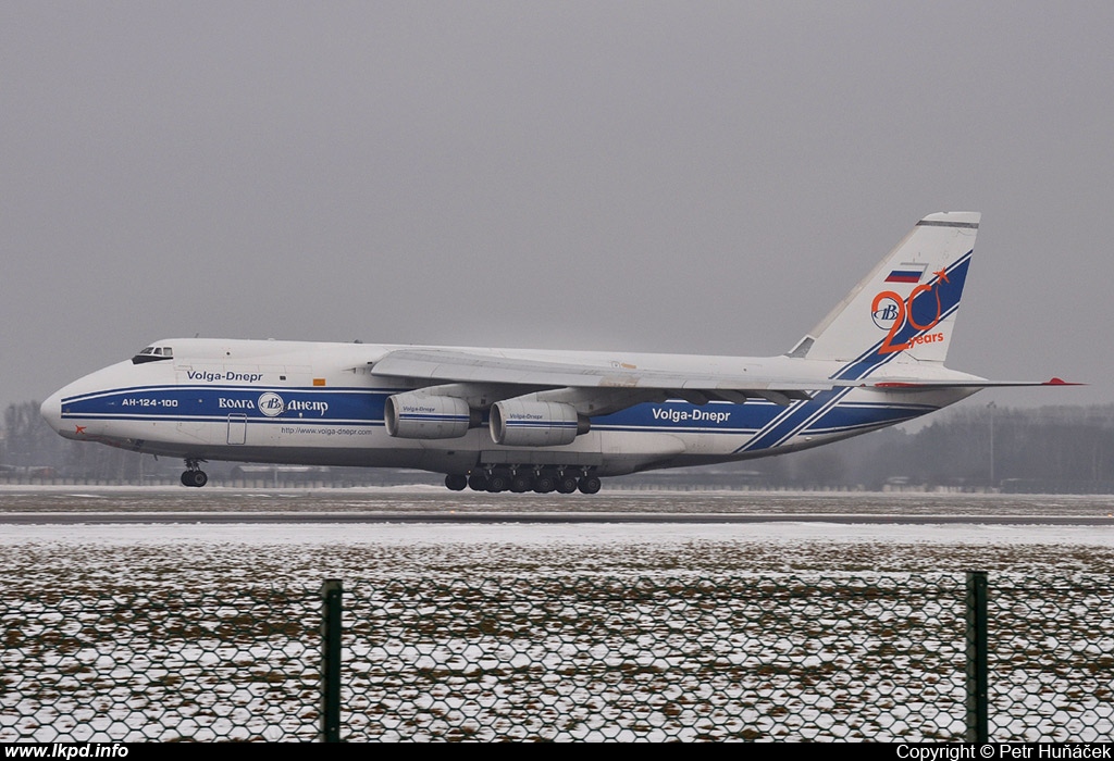 Volga-Dnepr Airlines – Antonov AN-124-100 RA-82042