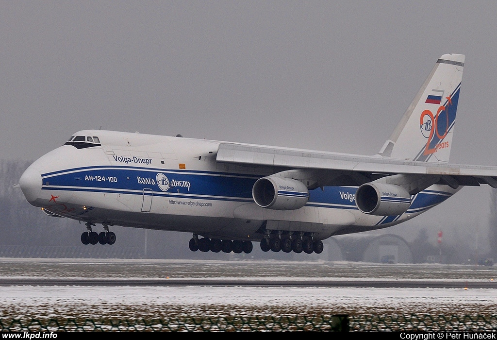 Volga-Dnepr Airlines – Antonov AN-124-100 RA-82042