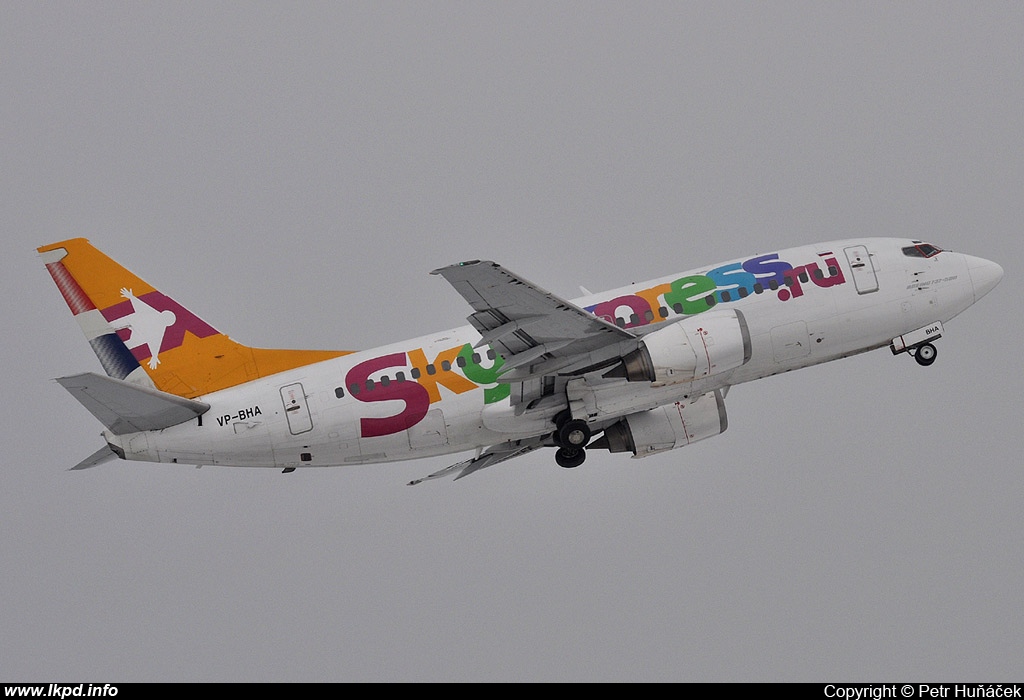 Sky Express – Boeing B737-529 VP-BHA