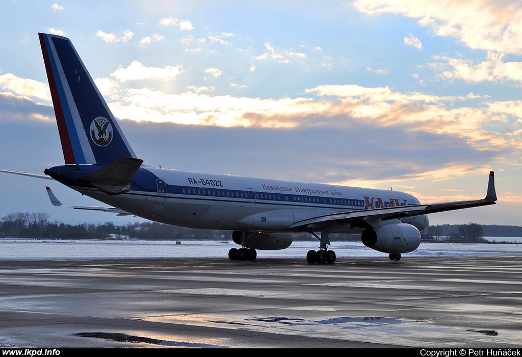 KMV Avia – Tupolev TU-204-100 RA-64022