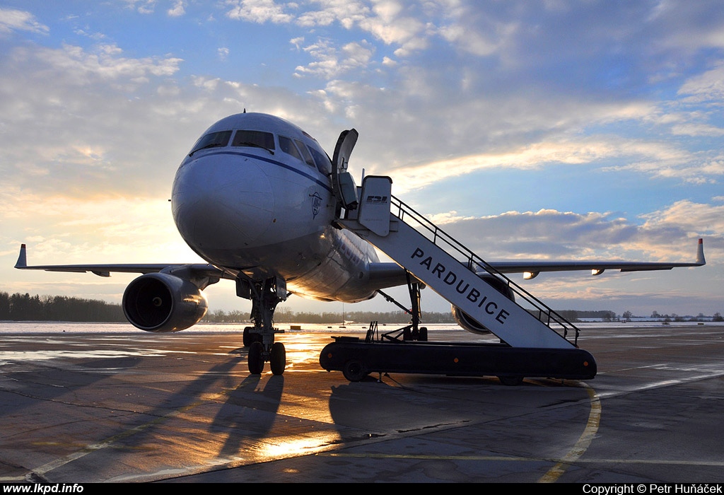 KMV Avia – Tupolev TU-204-100 RA-64022