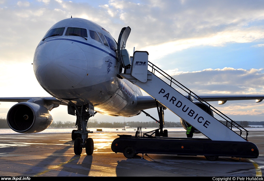 KMV Avia – Tupolev TU-204-100 RA-64022